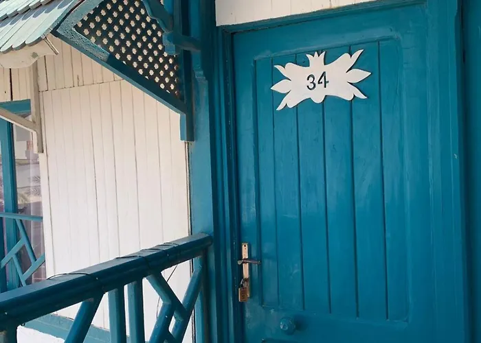 Hostel Mirage Village *